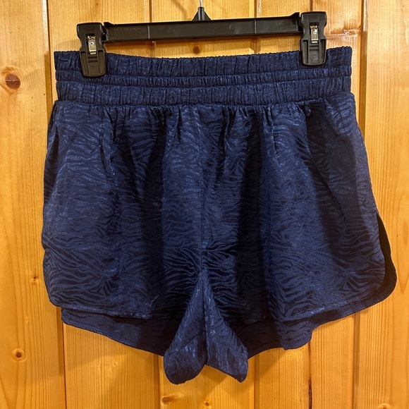 Victoria’s Secret Blue Zebra Sleep Set Pajamas Top and Bottoms Shorts - Picture 6 of 10